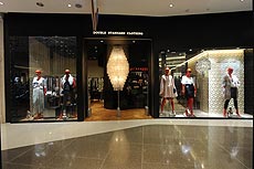 日本のファッションブランド、ダブルスタンダードクロージングが、本日（9月5日）同社初の海外でのコンセプトストアを香港にオープンしました。