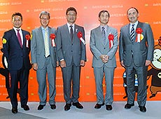 宮崎県香港事務所 開所式にて。(右から)投資推進局局長 サイモン・ガルピン、在日本国総領事 野田仁氏、宮崎県知事 河野俊嗣氏、中華廠商聯合会副会頭 徐晉暉氏、日本貿易振興機構(香港)所長 小野村拓志氏